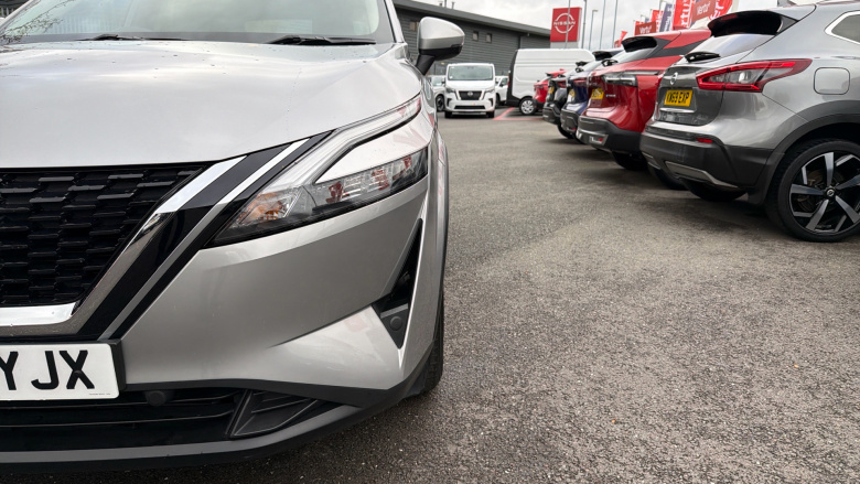 Nissan Qashqai 1.3 DiG-T MH Acenta Premium 5dr Petrol Hatchback